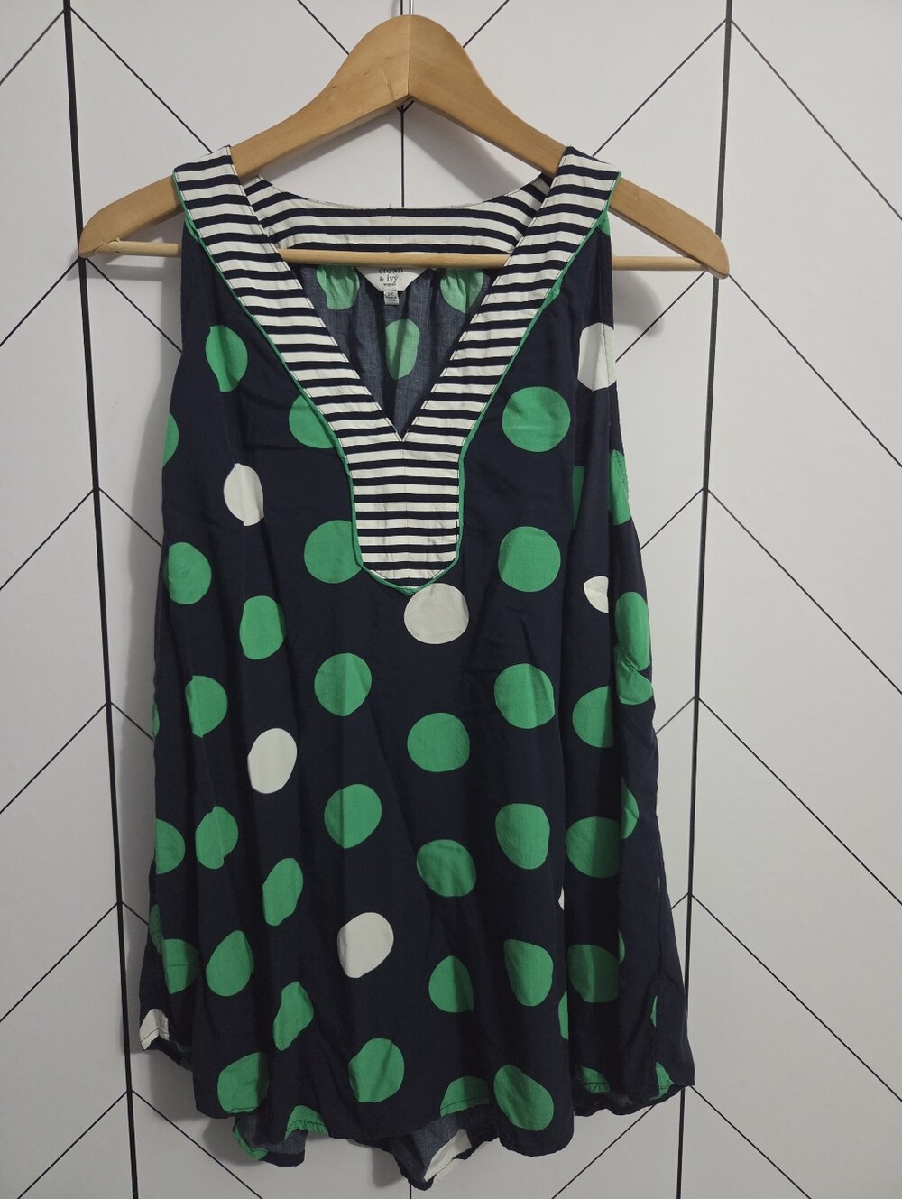 Crown & Ivy Polka Dot with Striped Trim V-Neck Tank Top Navy, Green, & White. 2X
